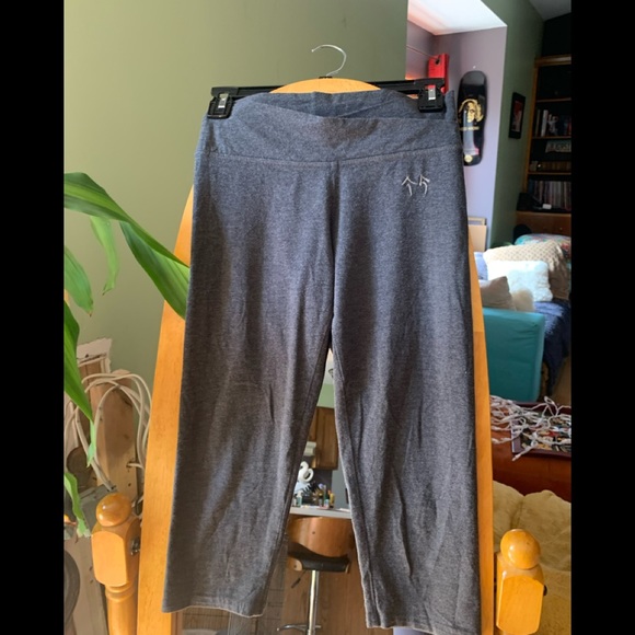 🔥GREEN APPLE bamboo cropped leggings - Picture 2 of 8